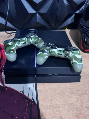 PS4 FAT + 2 CONTROLES - VENDO OU TROCO