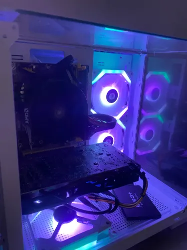 ? PC Gamer Ryzen 5 + RX580