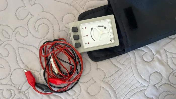 medidor de relação de transformação (TTR - Transformer Turns Ratio Tester) analógico