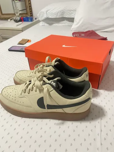 Tenis Nike court vision