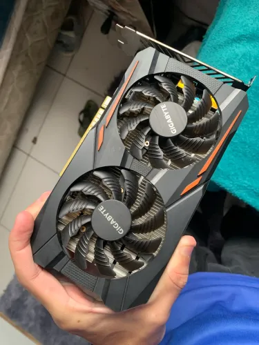 Placa de Vídeo GTX 1050 Ti 4GB (Com Defeito / Para Retirada de Peças)