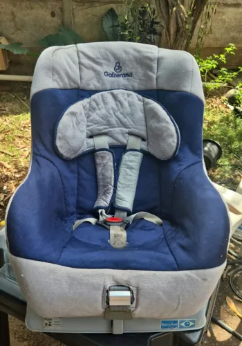 Cadeira de carro bebê 200,00