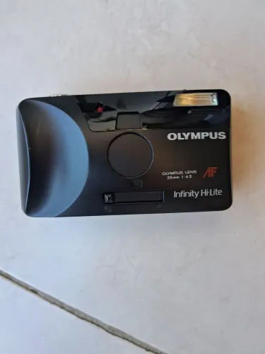 Máquina fotográfica OLYMPUS
