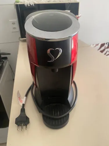 Cafeteira espresso e multibebidas Três touch