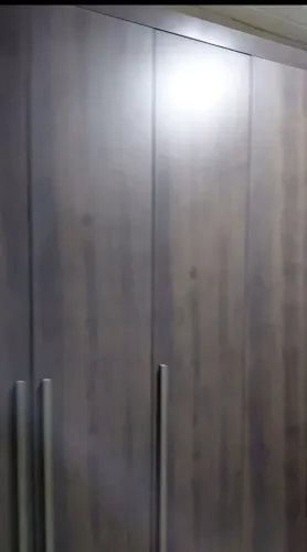 Guarda roupa 7 portas