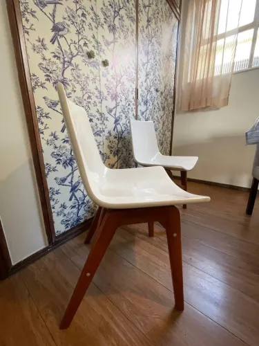 Vendo cadeira em Laca, tenho duas. 