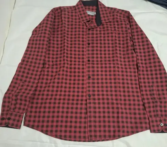 Vendo camiseta xadrez