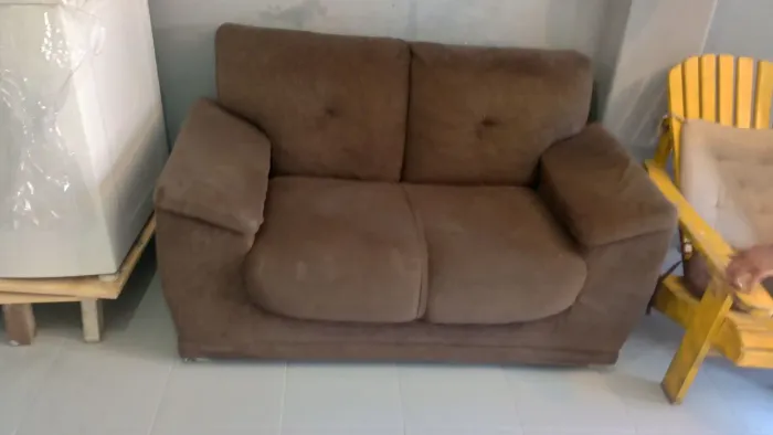 Sofá de dois lugares