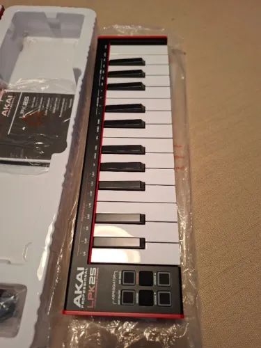Teclado Controlador Midi Akai LPK25 Mk2