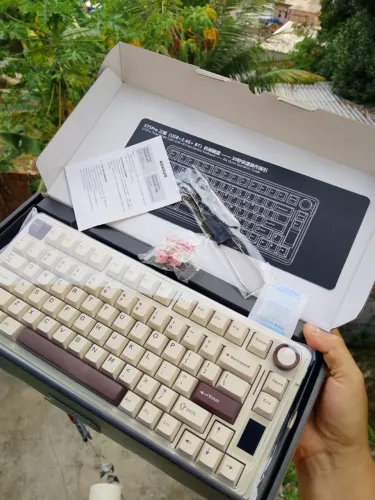Teclado Gamer AULA S75Pro cor: Coffee-milk interface USB e suporte a Bluetooth wireless