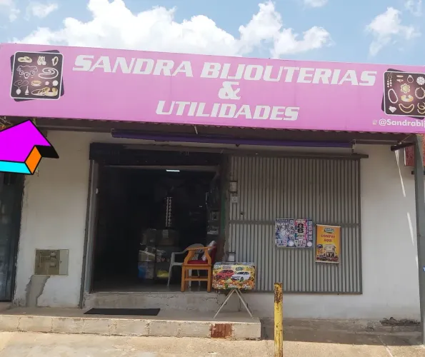 VENDO EXCELENTE LOJA DE BIJUTERIAS COMPLETA COM MOBÍLIAS, EM SAMAMBAIA NORTE-DF.
