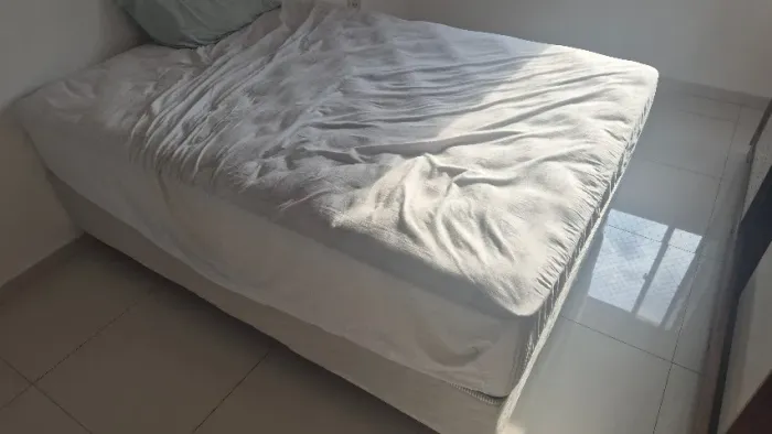 Cama Box + Colchão de Casal - Excelente Estado