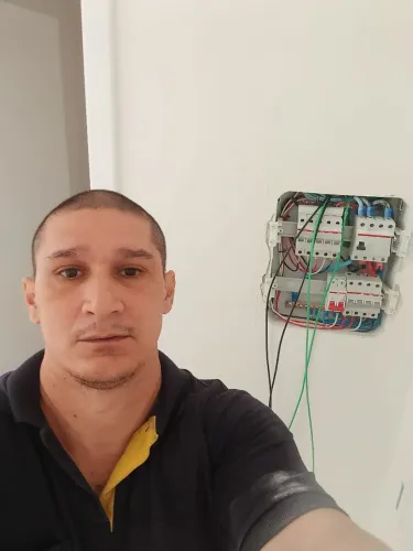 Eletricista residencial e predial