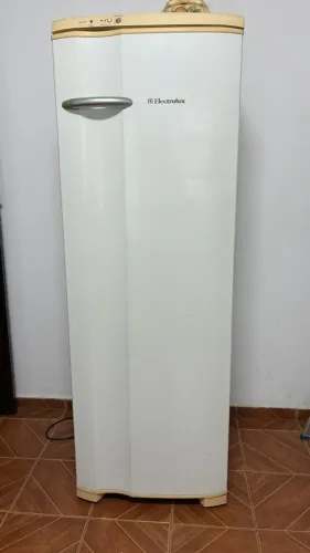 Geladeira Eletrolux 350l