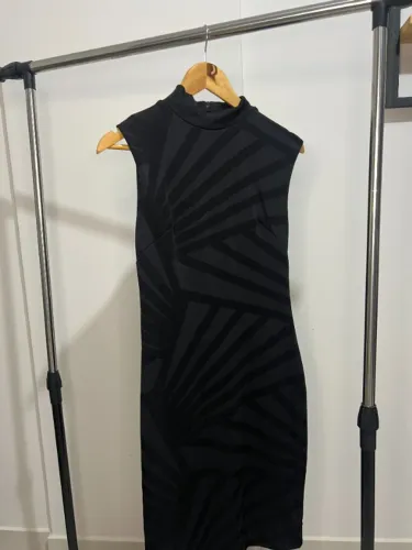 VESTIDO TUBINHO PRETO CANAL