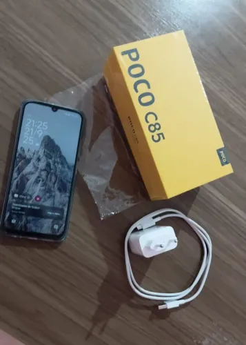 Vendo um celular poco c85 256 giga novo