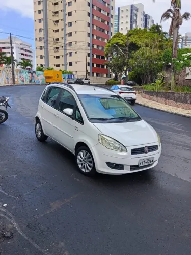 Fiat Idea Essence Dualogic 1.6 Flex 16V 5P 2011
