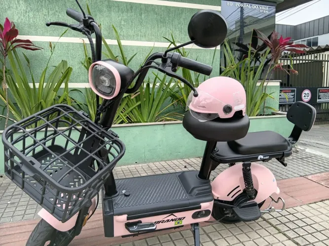 Vendo scooter novinha Só 3 meses de uso !!