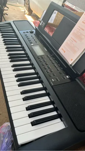 Teclado YAMAHA PSR E383 (NOVINHO)