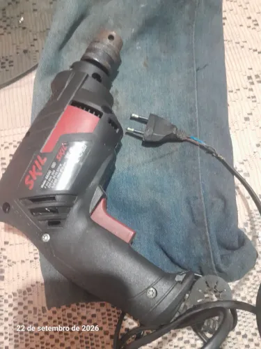 Lê o anúncio Furadeira disponível pra venda skil