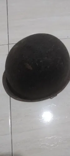 Capacete de aço década de 40 para coleção