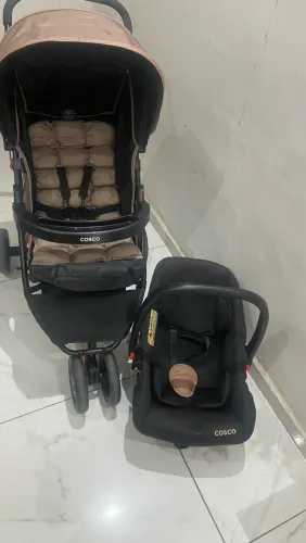 Carrinho de bebê + bebê conforto