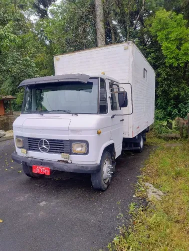 Mercedes bens 608