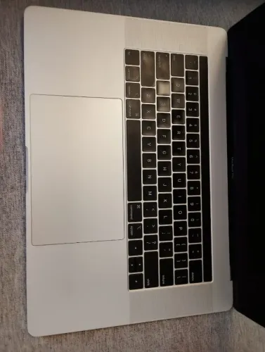 macbook pro 2019 15 pol processador intel i7 ram 16 gb 256 gb completo sem detalhes