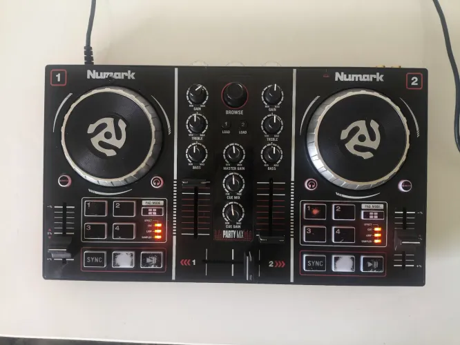 Vendo ou troco Controladora Numark Party Mix !!