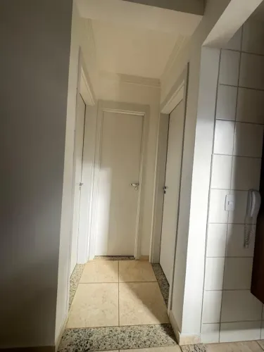 Imóvel para aluguel possui 42 metros quadrados com 2 quartos em Chácara dos Pinheiros - Cu