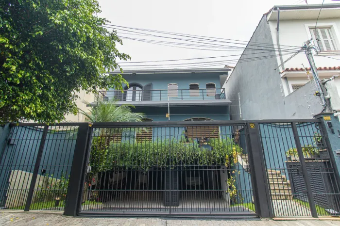Casa para venda e locação em Jardim da Glória com 4 quartos, sendo 3 suítes, 389m²