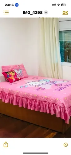 Colcha infantil tamanho casal muito linda e bem conservada.