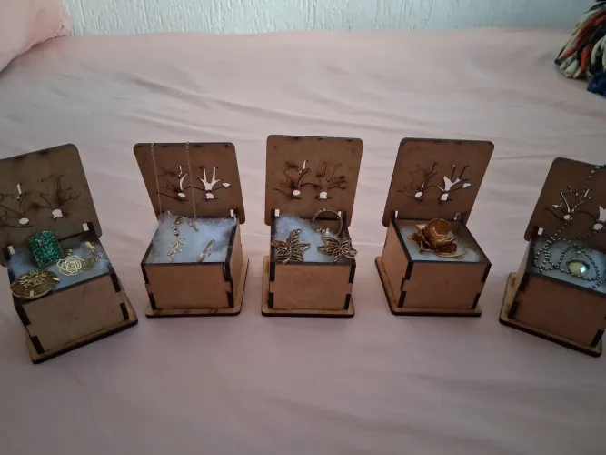 Bijuterias lote 05 caixas