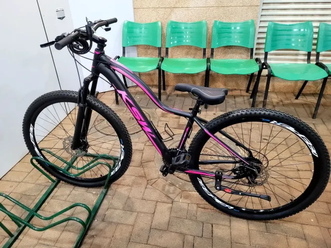 Vendo Bicicleta praticamente nova
