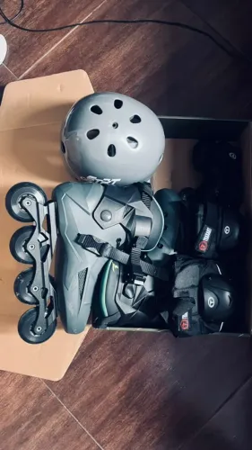 Patins Traxart Número 44 Revolt Verde Com Todo Equipamento de Segurança