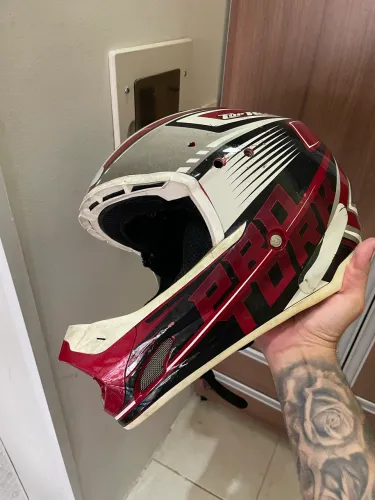 Capacete seminovo