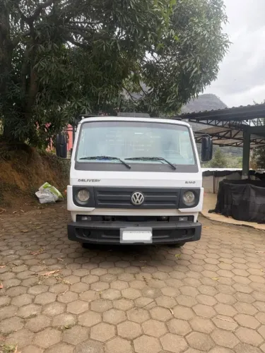 Caminhão VW 8.160 E Delivery 2p 2013 Diesel - Carroceria.
