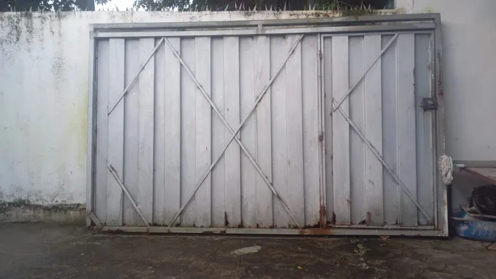 Portão de ferro pra vender logo