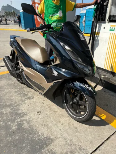 PCX 2025 DLX