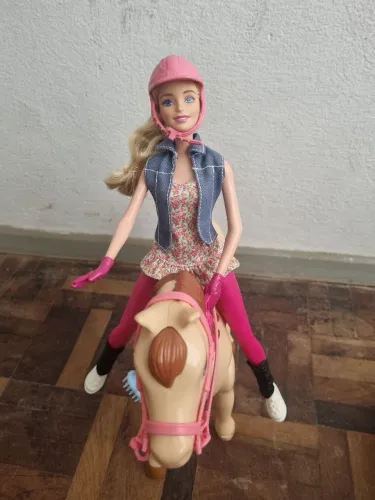 Barbie e cavalo - Aula de Equitação (Saddle 'N Ride)