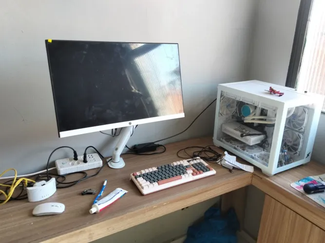 PC Gamer com LED e Design Moderno completo com teclado mecânico e monitor curvo