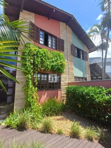 Casa 4 quartos no bairro Campeche em Florianópolis