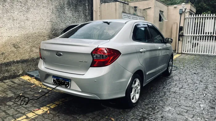 Ford KA+ Sedan 1.5 SEL 16V Flex 4P 2015
