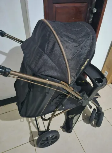 Vendo carrinho de bebê