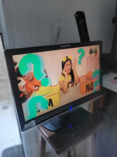 Monitor Lenovo 19