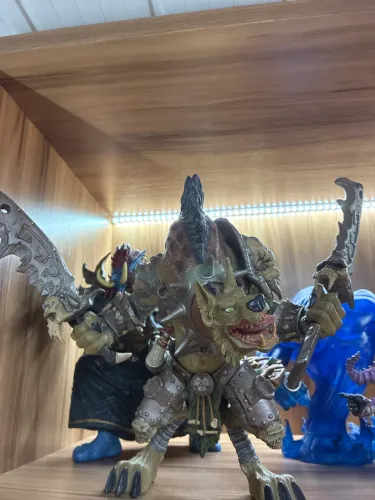 Gangris Riverpaw, um senhor da guerra gnoll do jogo World of Warcraft.