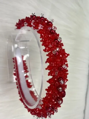 Tiaras bordadas