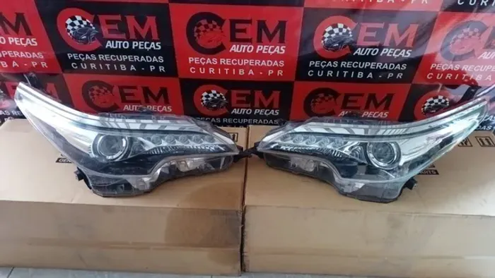 Par de Farol Hilux sw4 2016/2019 Original