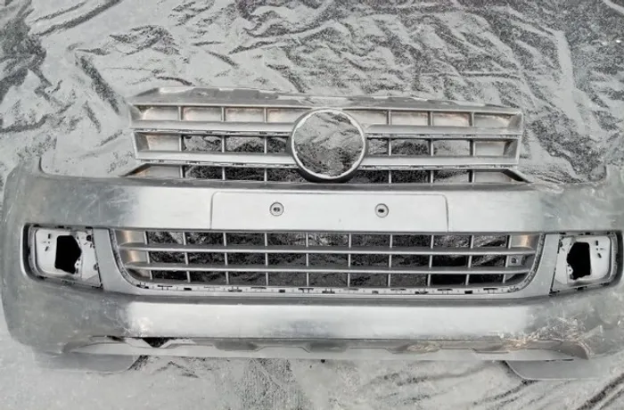 Parachoque Dianteiro Vw Amarok 2011/2014 Preto com detalhe