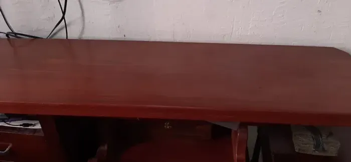 Balcão em madeira maciça nobre